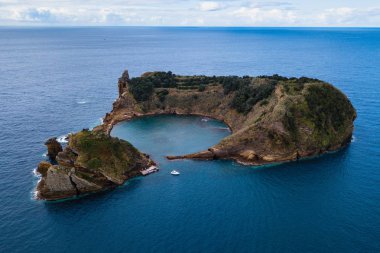 Campo San Miguel Island, Azor Takımadaları, Portekiz yakınındaki eski sualtı yanardağı krater oluşturduğu adacık Vila Franca yapmak.
