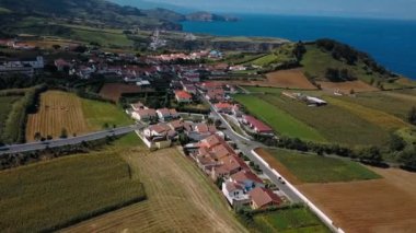 Maia şehir San Miguel Island, Azor Takımadaları, Portekiz kıyılarında üzerinde uçan.