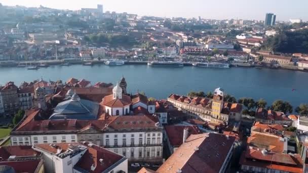 Douro Nehir Ribeira Porto Portekiz Üzerinde Uçan Gök Olayları Görüntülemek — Stok video