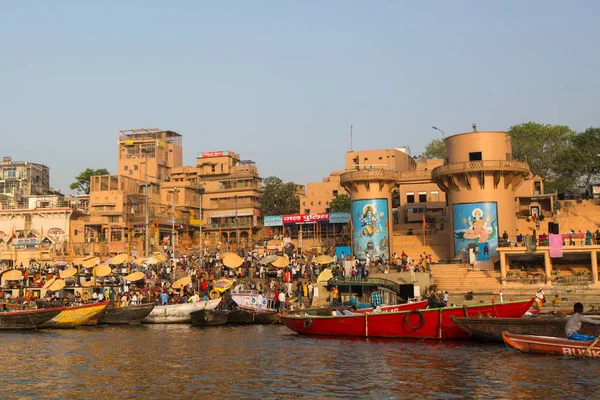 Varanasi India Mar 2018 Vista Desde Barco Que Desliza Través — Foto de Stock