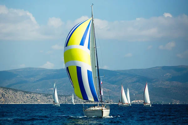 Yachts Luxe Regatta Voile Dans Vent Travers Les Vagues Mer — Photo