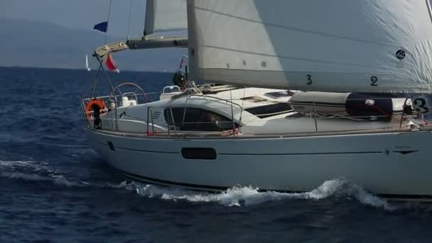 Ermioni Spetses Griekenland Lgo 2018 Zeilers Nemen Deel Aan Zeilregatta — Stockvideo