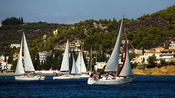 希腊波罗斯 2018年10月10日 帆船参加帆船帆船 Ellada 秋天2018年希腊岛屿集团在爱琴海 基克拉德斯和萨罗尼克海湾 — 图库照片