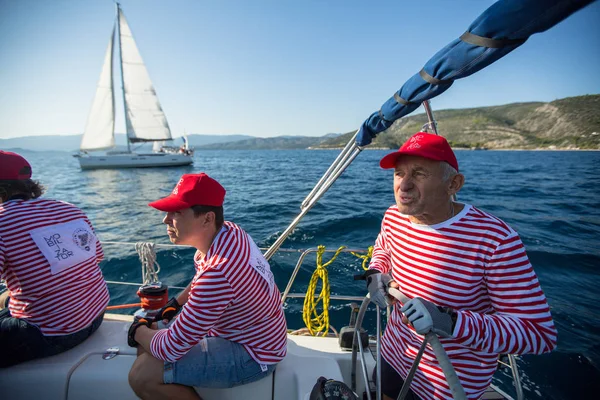 Μέθανα Ελλάδα Οκτωβρίου 2018 Ναύτες Συμμετέχουν Στην Ρεγκάτα Ιστιοπλοΐας Ομάδα — Φωτογραφία Αρχείου