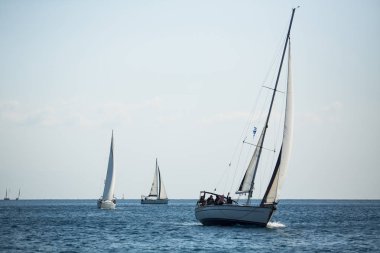 Poros, Yunanistan - 10 Ekim 2018: Yelkenli katılmak 20 Ellada sonbahar 2018 Yunan Adası arasında grup Ege Denizi'nde Cyclades ve Saronic Gulf Yelkenli.