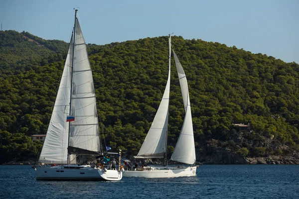 希腊波罗斯 2018年10月10日 帆船参加帆船帆船 Ellada 秋天2018年希腊岛屿集团在爱琴海 基克拉德斯和萨罗尼克海湾 — 图库照片