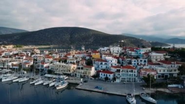 Uçan marina Spetses Island, Yunanistan Ege Denizi'nde Saronic Islands üzerinde.