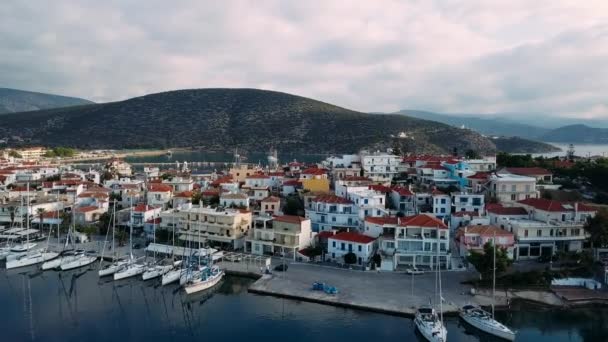 Volando Sobre Puerto Deportivo Isla Spetses Una Las Islas Sarónicas — Vídeo de stock