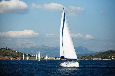 Yunanistan yat tekne denize yelken. Regatta ve lüks yat gezisi.