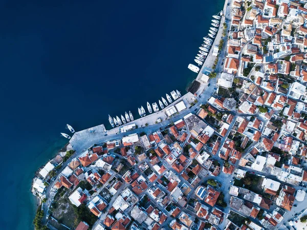 希腊爱琴海埃尔米奥尼码头的美景 — 图库照片