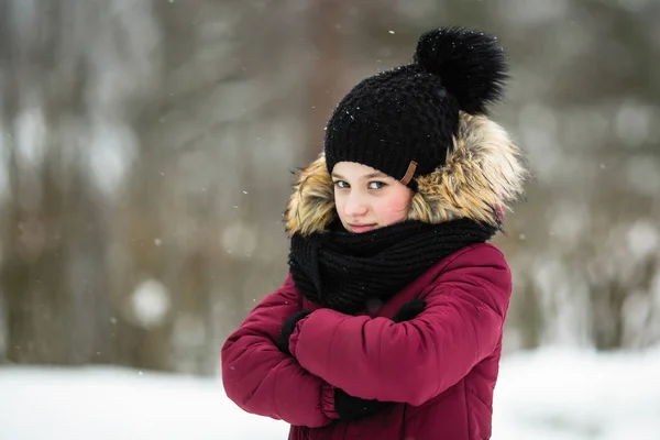 Ten Year Old Girl Enjoys Outdoor Amazing Winter — Stock Photo, Image