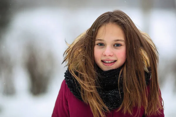 Portret Drăguț Fetiță Aer Liber Iarnă — Fotografie, imagine de stoc