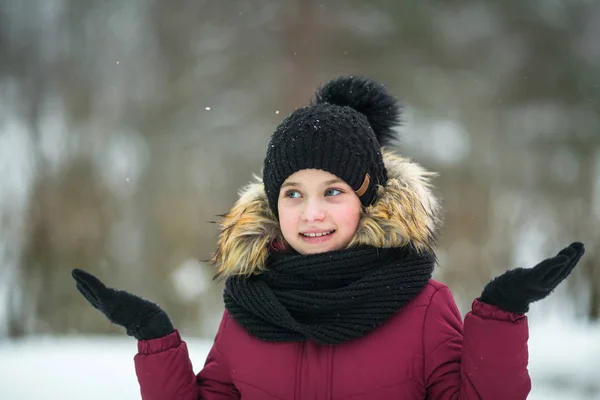 Ładna Dziewczynka Odkryty Zimie — Zdjęcie stockowe