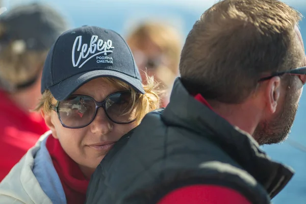 船員が Cyclades とサロニコス湾で エーゲ海のギリシャの島の間で Ellada 2018年グループ セーリング レガッタに参加ポロス島 ギリシャ 2018 — ストック写真