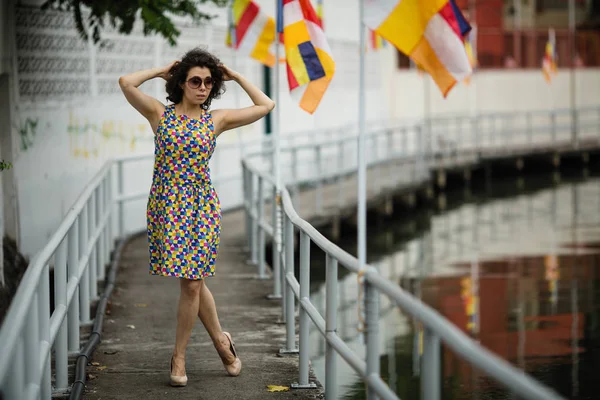 Asian Woman Embankment River Bangkok — Stock Photo, Image