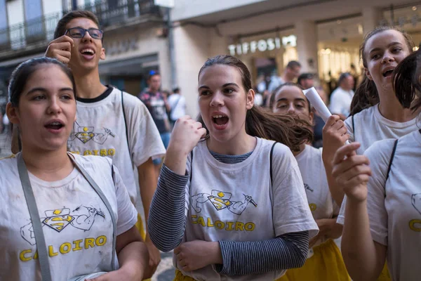 Porto, Portekiz - 22 Ekim 2018: birinde sokaklarda eski şehir merkezinde. Porto şehir 20 seçilen en iyi Avrupa ülkesinden 2017 ve 2018 seçildi ve bu prestijli unvanını kazandı.