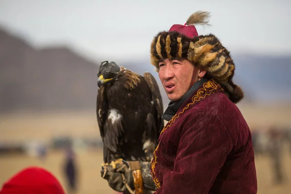 Olgiy Moğolistan Eyl 2017 Kazak Altın Kartal Avcı Geleneksel Giyim — Stok fotoğraf