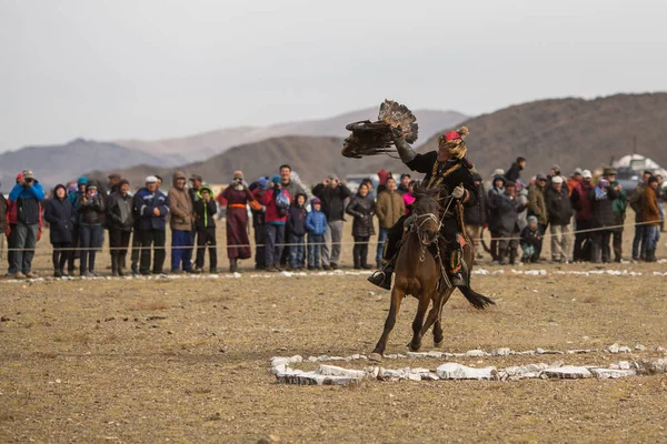 Olgiy Mongoliet Sep 2017 Kazakiska Golden Eagle Hunter Traditionella Kläder — Stockfoto