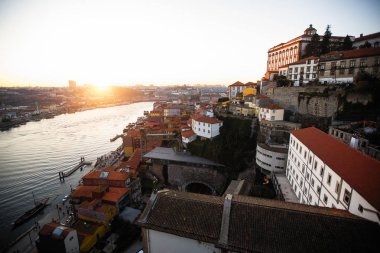 Douro nehir ve Ribeira Dom ben köprü, Luis Porto - Portekiz üzerinden görünümü.