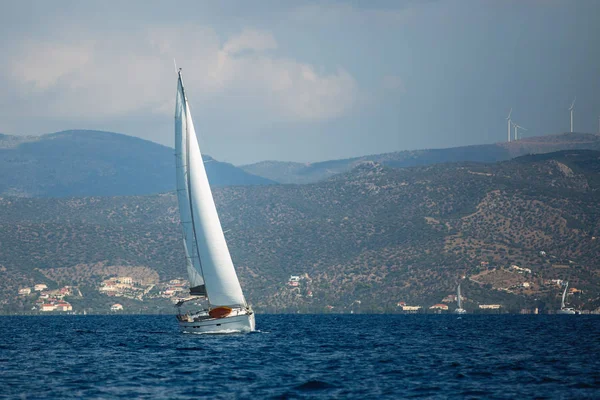 Grecia Barca Vela Nel Mar Egeo Crociera Lusso Yachting — Foto Stock