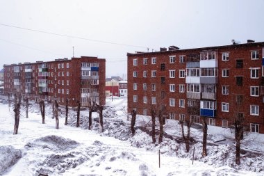 Bir dağ Shoria (Sibirya - Rusya Sheregesh köy sokaklarında üzerinde)