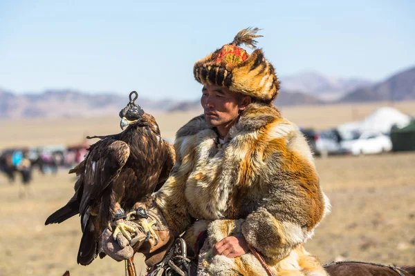 Sagsay Moğolistan Eyl 2017 Berkutchi Kazak Avcı Ise Avcılık Hare — Stok fotoğraf