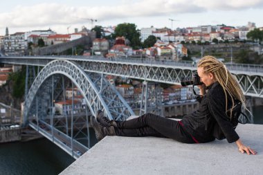 Tarihi Merkezi, Porto - Portekiz fotoğraf çekimi kadın.