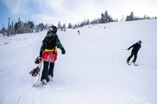 Snowboarder Snowboard Mountain Skier Mountains Snowy Slope — Stock Photo, Image