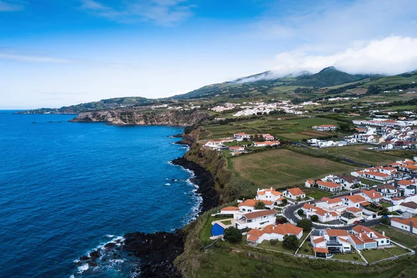 San Miguel Adası ve sahil şeridi Atlantica, Azores, Portekiz Üstten Görünüm. 