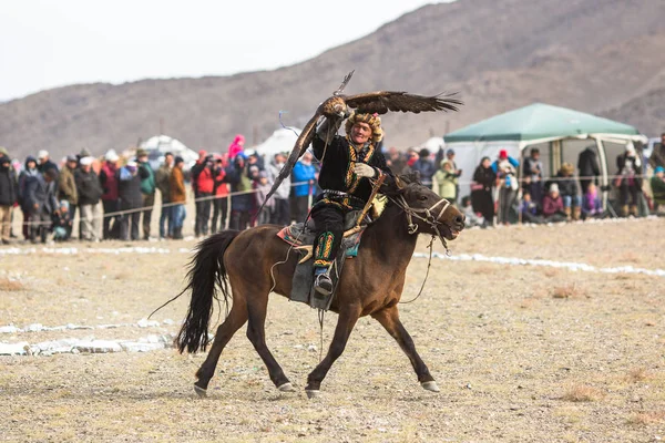 Sagsay Mongolia Września 2017 Kazachski Hunter Zająca Golden Eagle Berkutchi — Zdjęcie stockowe