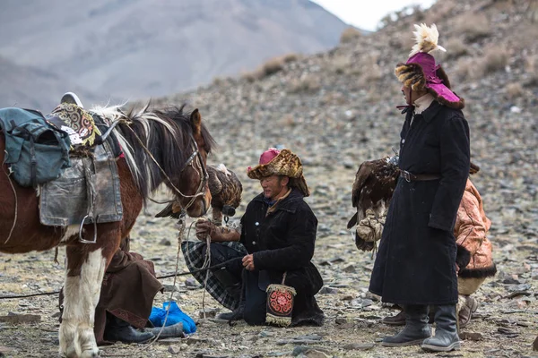 Sagsay Mongoliet Sep 2017 Kazakiska Hunter Att Haren Med Kungsörn — Stockfoto