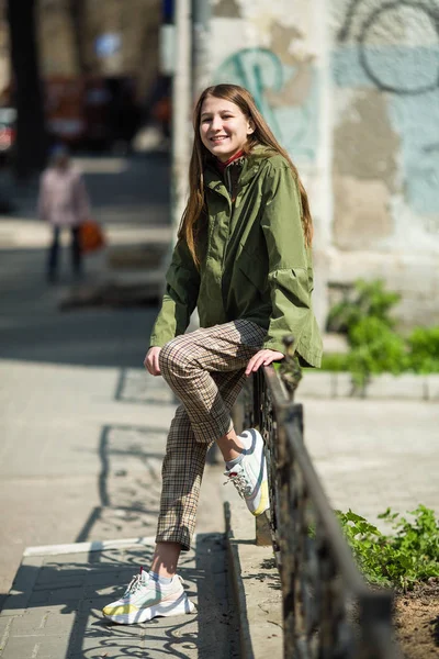 Tiener Meisje Straat — Stockfoto