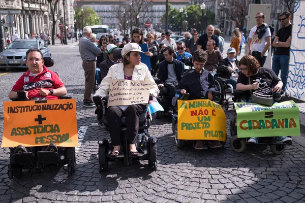 葡萄牙波尔图 2019年5月5日 宣言马尔卡佩拉维达独立 残疾人游行 要求遵守个人援助 教育方面的权利 — 图库照片