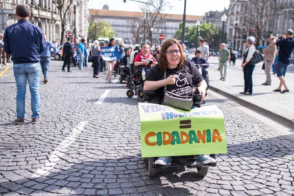 ポルトガル ポルト 2019年5月5日 自立生活のためのマニフェスト 障害者の行進 個人援助 輸送の面で権利の遵守を要求 — ストック写真