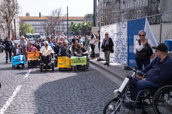 葡萄牙波尔图 2019年5月5日 独立生活宣言 残疾人游行 要求遵守个人援助 交通方面的权利 — 图库照片