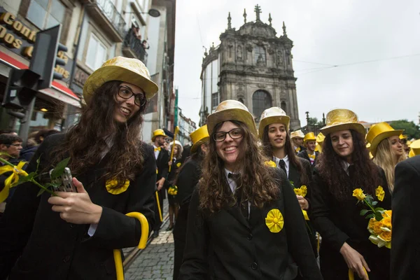 Porto Portugal Mayo 2019 Durante Cortejo Queima Das Fitas Fiesta —  Fotos de Stock