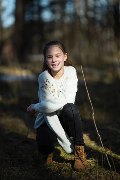 Schoolmeisje Portret Het Spring Park — Stockfoto