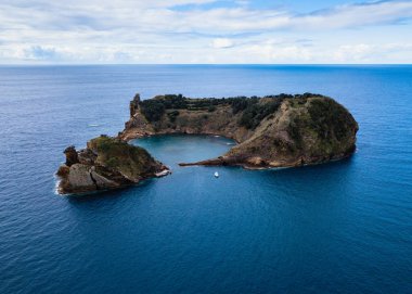 Vila Franca do Campo Adacık'ının havadan görünümü. Azores, Portekiz. 