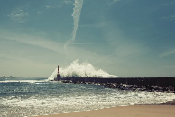 Lighthouse Miramar Beach Powerful Surf Ocean Coast Portugal — Stock Photo, Image