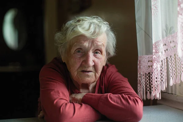 Крупный Портрет Пожилой Женщины Российский Пенсионер Старости — стоковое фото