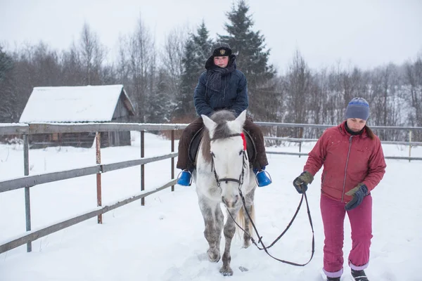 Podporozhye Rusia Ene 2018 Capacitación Los Niños Que Cabalgan Marco — Foto de Stock