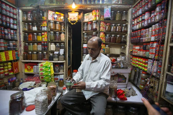Varanasi Indien März 2018 Verkäufer Auf Einer Der Straßen Der — Stockfoto