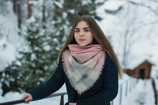 Adolescente Menina Retrato Livre Inverno — Fotografia de Stock