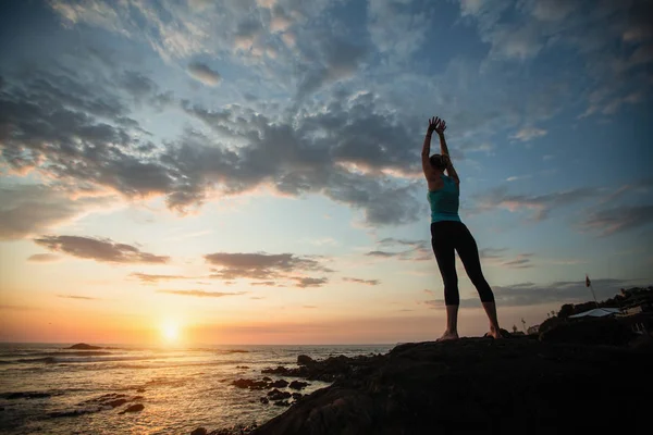 Young Fitness Woman Meets Sunrise Perform Exercises Sea Beach — Stock Photo, Image
