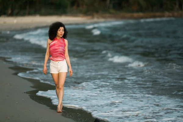 Mixed Race Woman Walks Edge Surf Sea Beach — Φωτογραφία Αρχείου