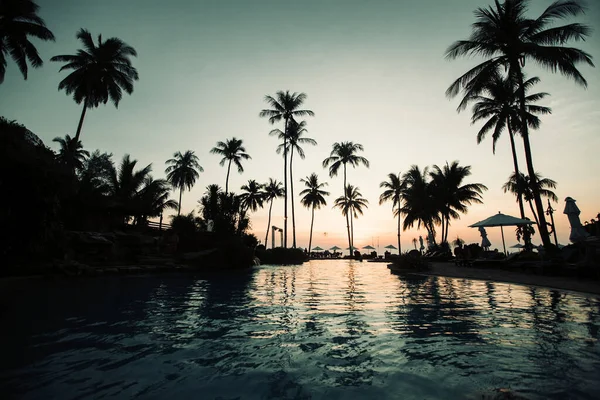 Hermoso Crepúsculo Una Playa Mar Tropical Asiática —  Fotos de Stock