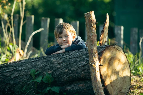 Porträt Des Niedlichen Kleinen Jungen Dorf Freien — Stockfoto