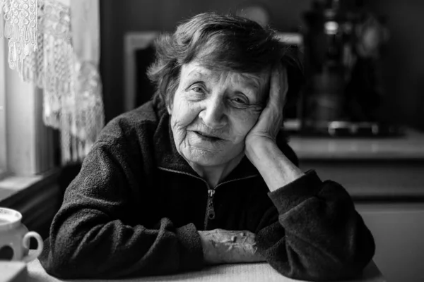 Portrait Old Woman Her Home Elderly Pensioners Black White Photo — Stock Photo, Image