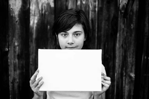 Chica Con Una Pancarta Blanca Las Manos Foto Blanco Negro —  Fotos de Stock