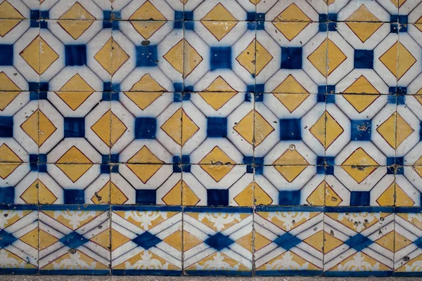 Tradiční Staré Dlaždice Zdi Ulici Portugalské Malované Cín Glazované Azulejos — Stock fotografie